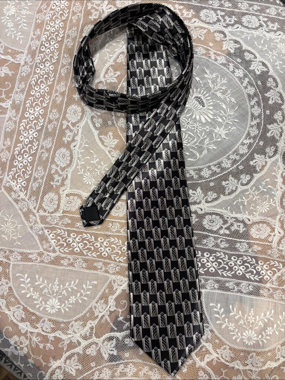 Black Geometric Pattern Men’s Tie